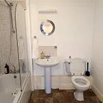 Gracian Omb Apartment